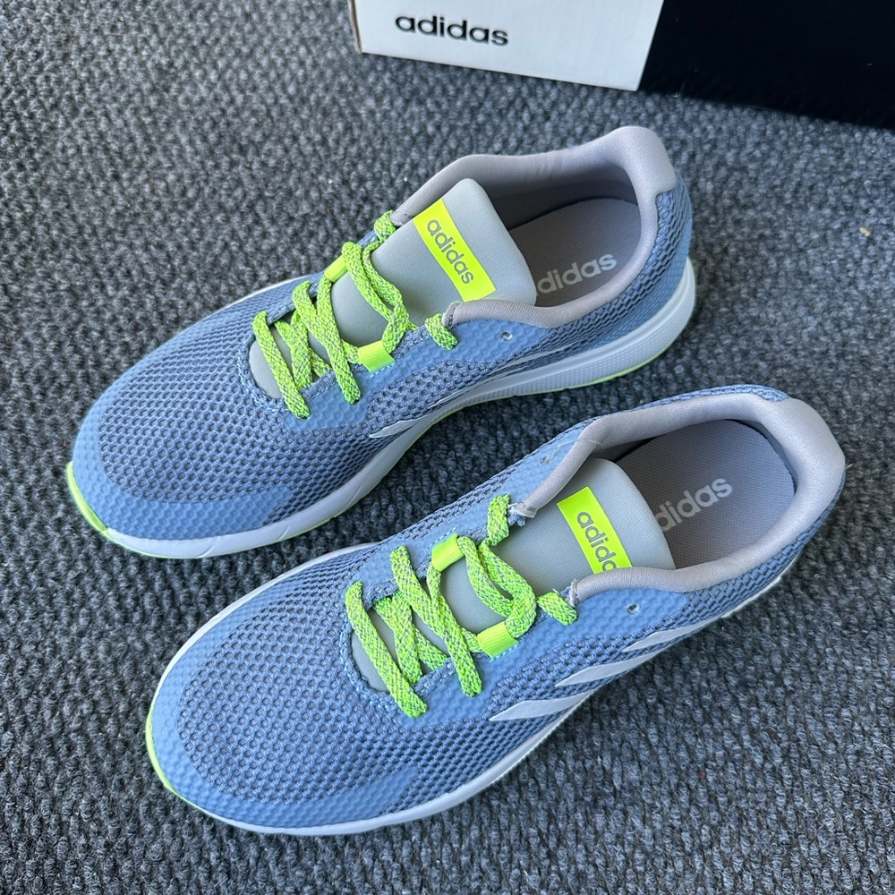 Women’s Adidas Sooraj athletic shoes sz7